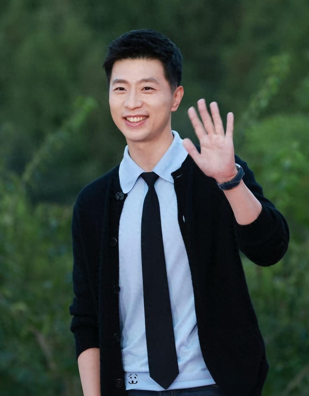 英国乒乓球队轻取韩国乒乓球队，马龙送出助攻