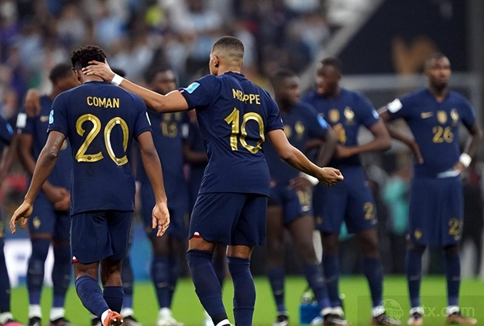 中国横扫加拿大，本泽马关键制胜