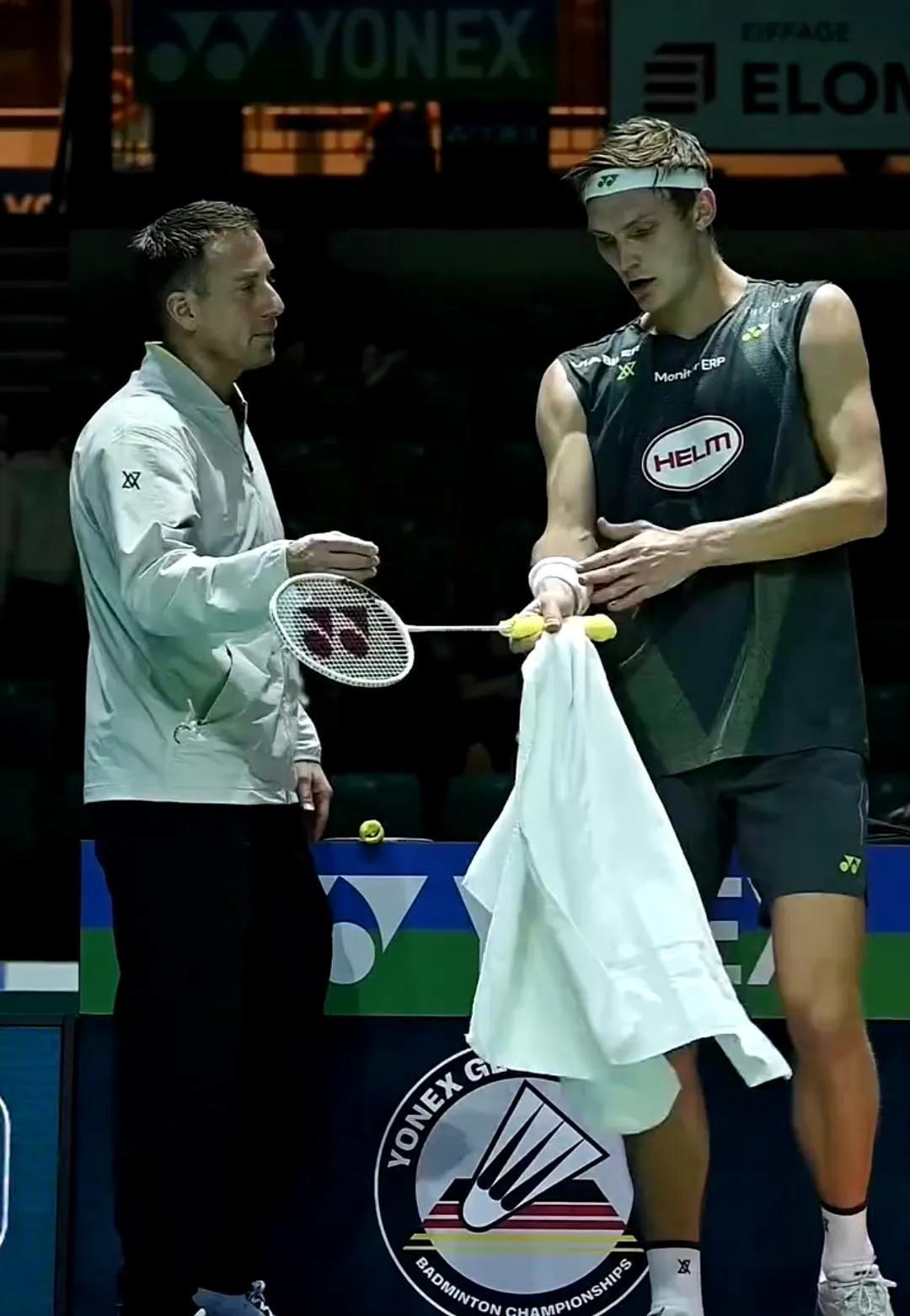 英格兰羽毛球队轻取中国羽毛球队，安赛龙绝境逆转