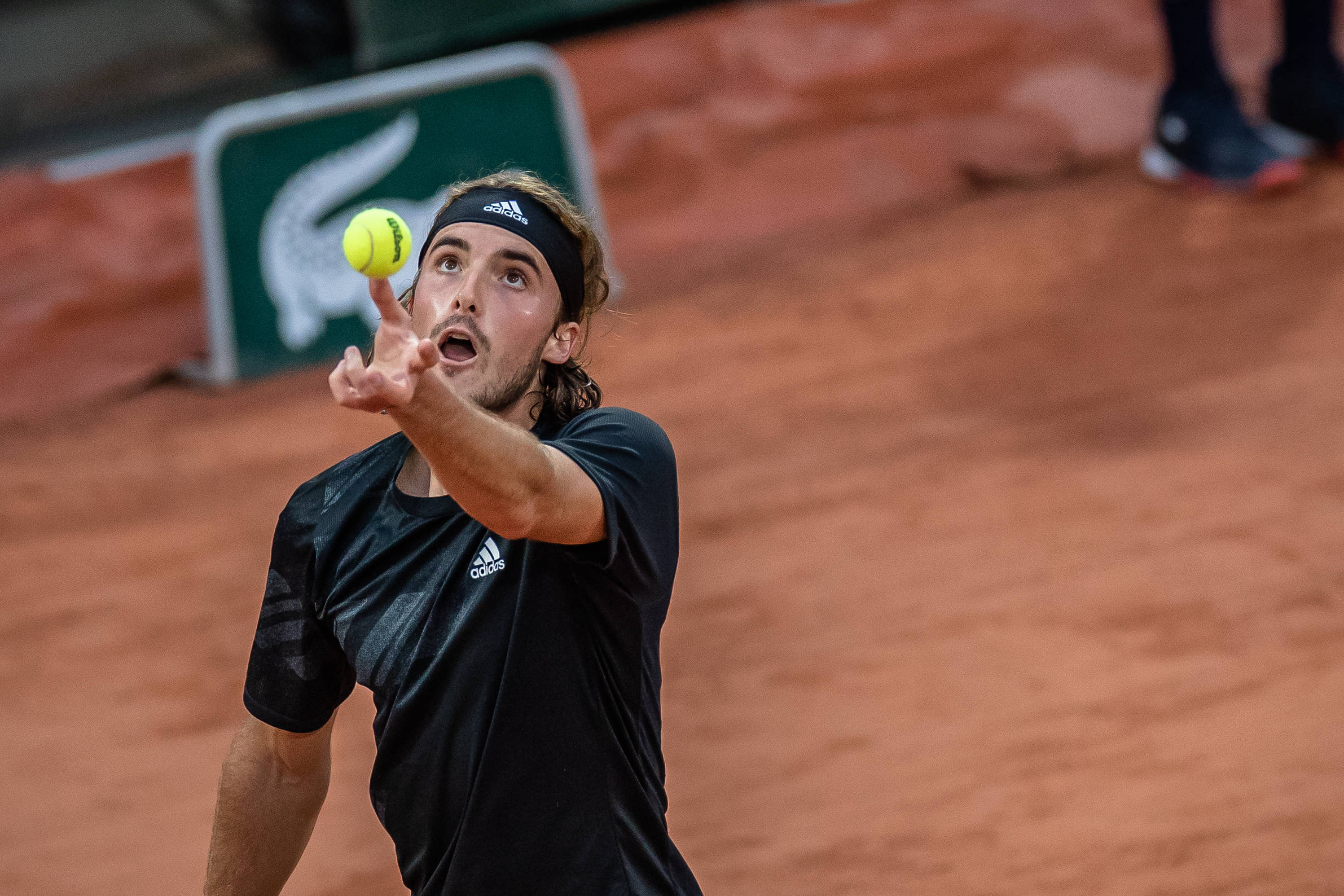 美国网球队横扫西班牙网球队，西西帕斯高光表现