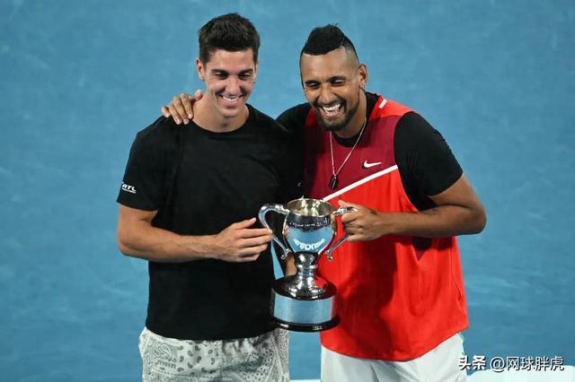 意大利网球队险胜澳大利亚网球队，克耶高斯制霸全场