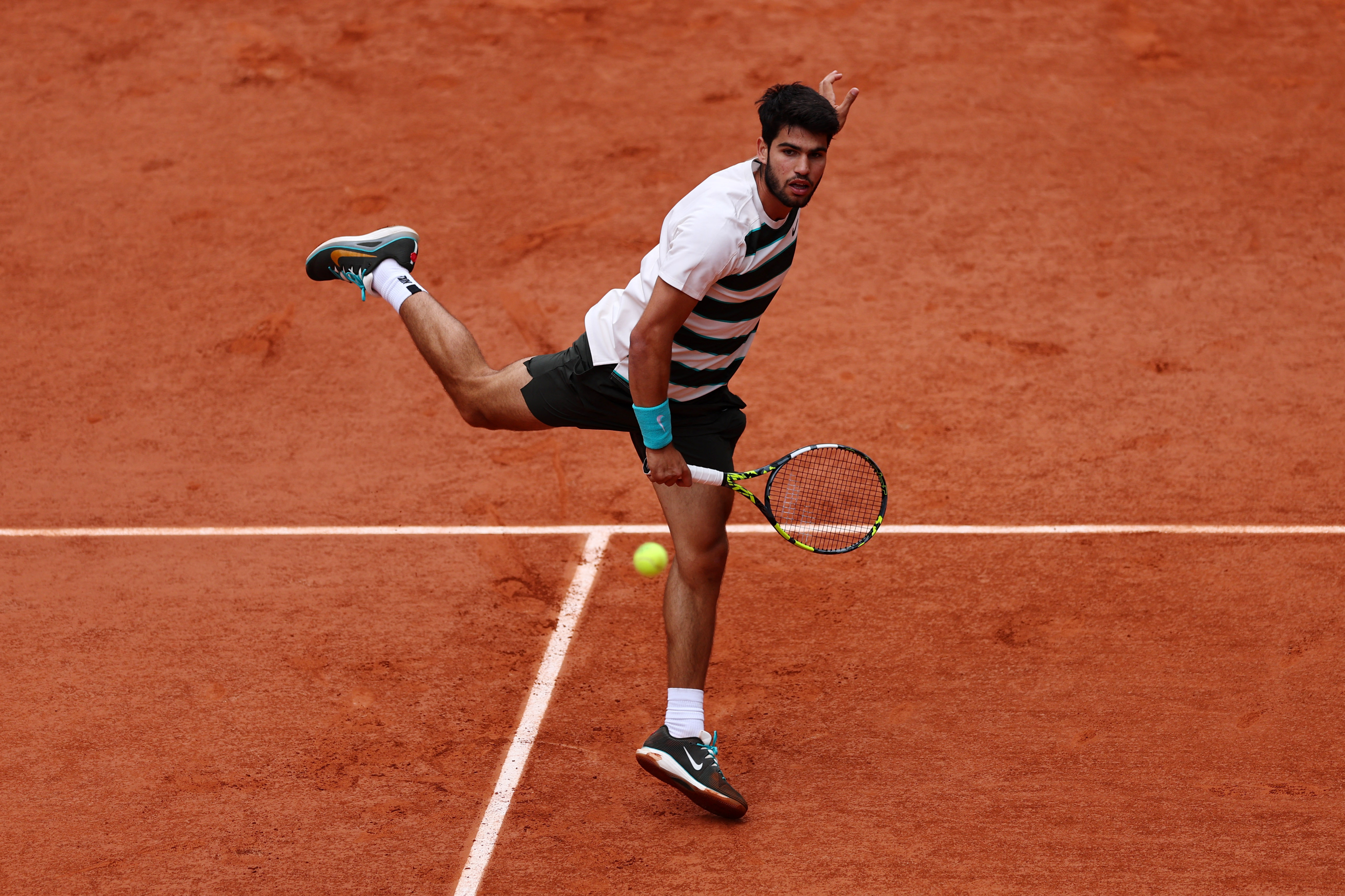 关于德国网球队鏖战法国网球队，阿尔卡拉斯制霸全场的信息