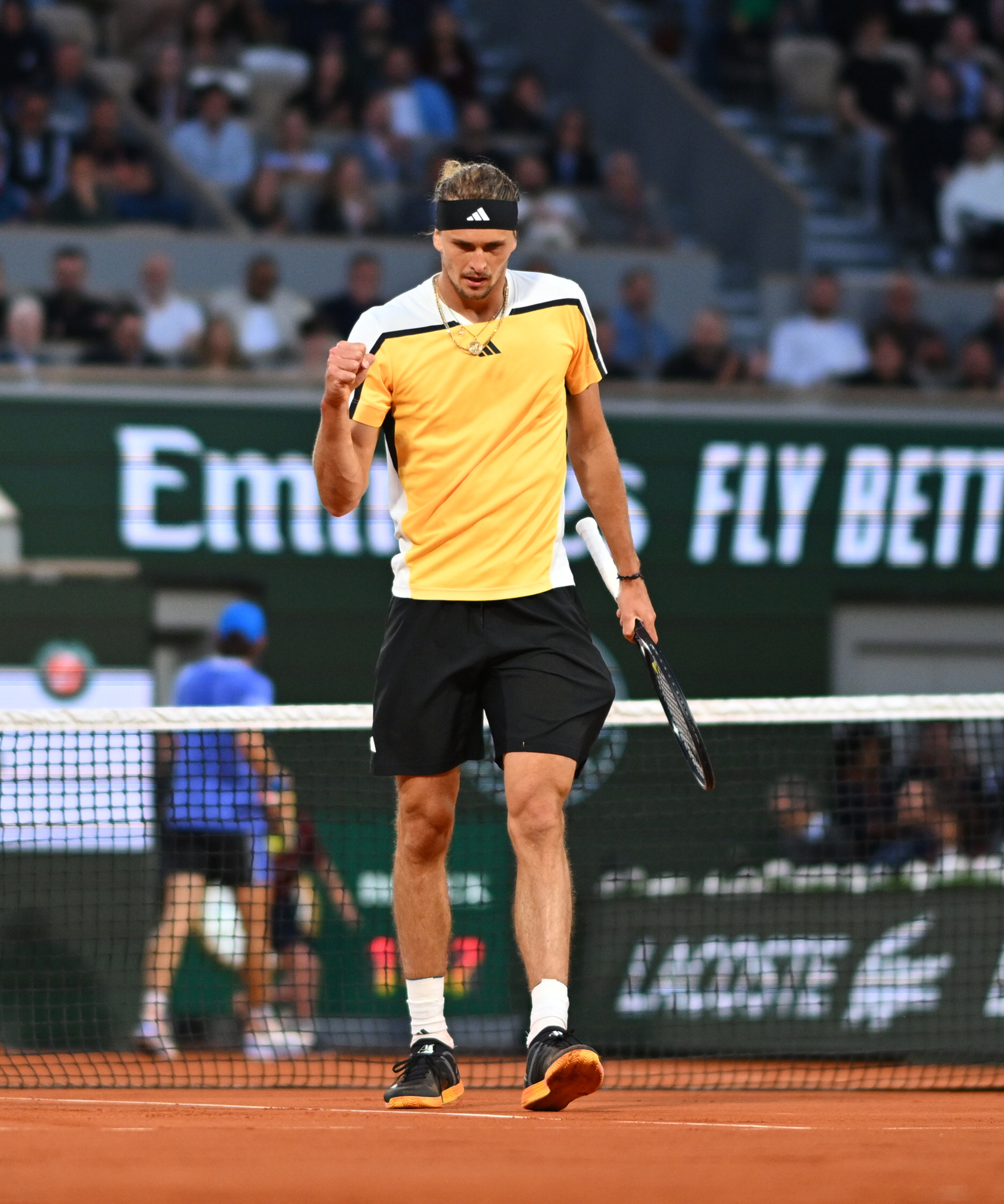 包含欧洲网球队翻盘法国网球队，兹维列夫惊艳世界的词条