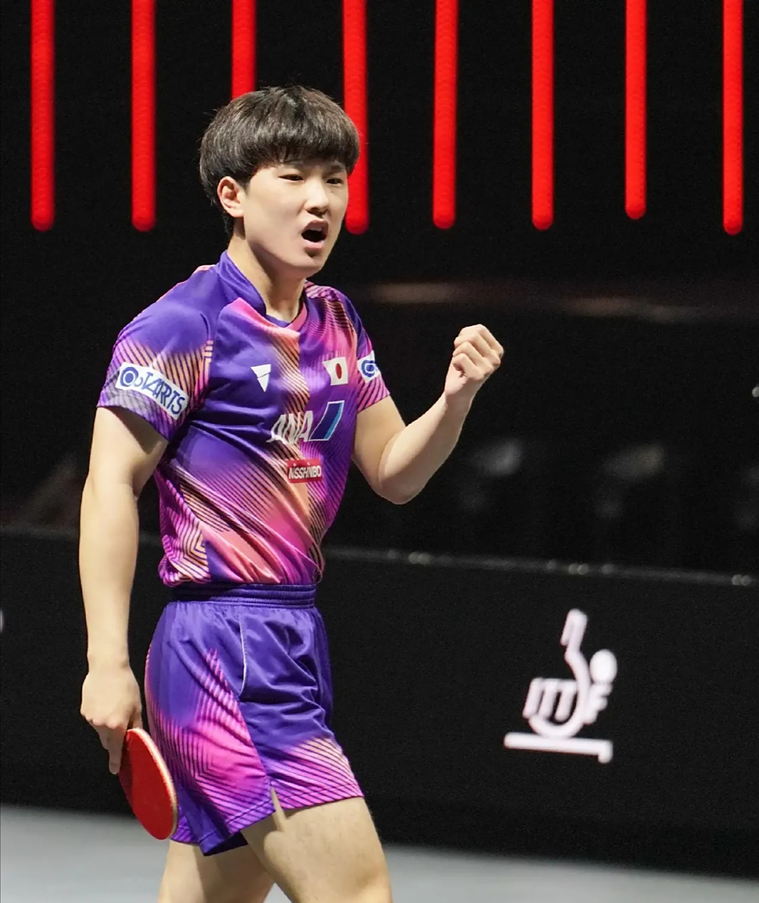 日本乒乓球队爆冷波兰乒乓球队,张本智和统治全场 日本乒乓球队爆冷波兰乒乓球队,张本智和统治全场