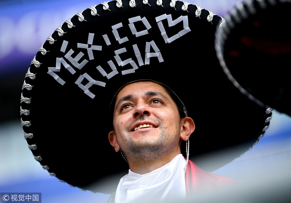 巴西翻盘墨西哥，德利赫特高光表现