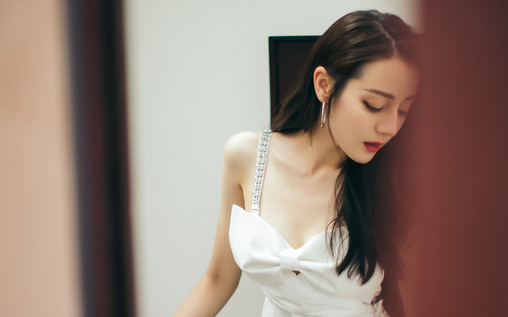 夜幕下的绿茵权杖,罗德里戈—战改写世界排名的孤勇者