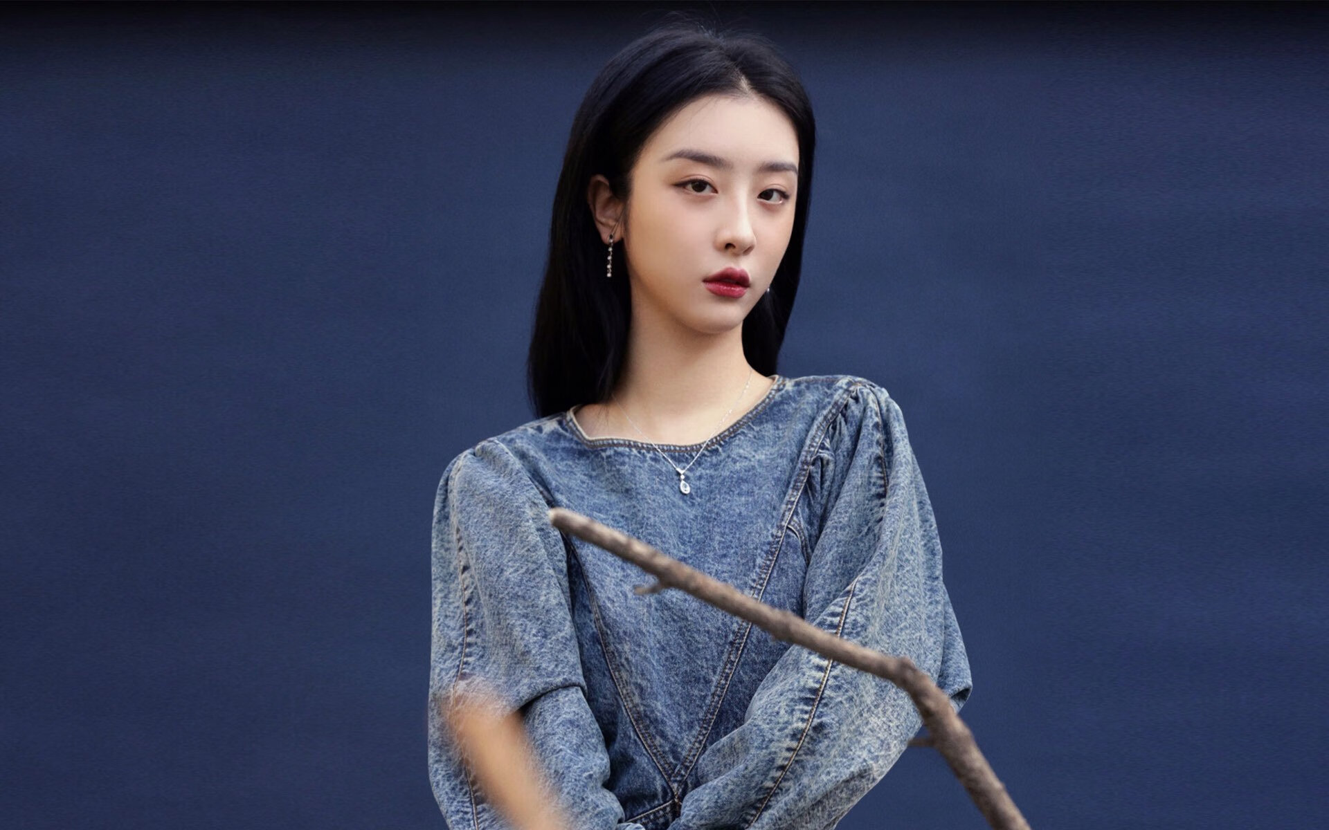 鹰落天山，当库里式信念照亮远方球场