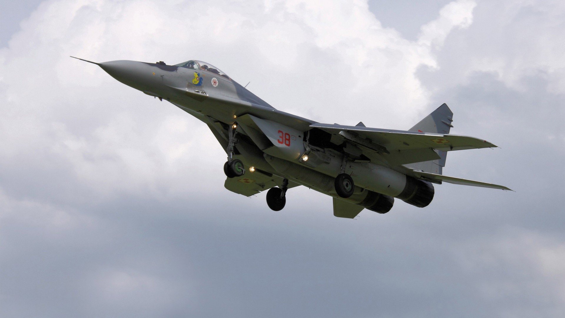 双生之夜，极限在赛道与球场同时封神