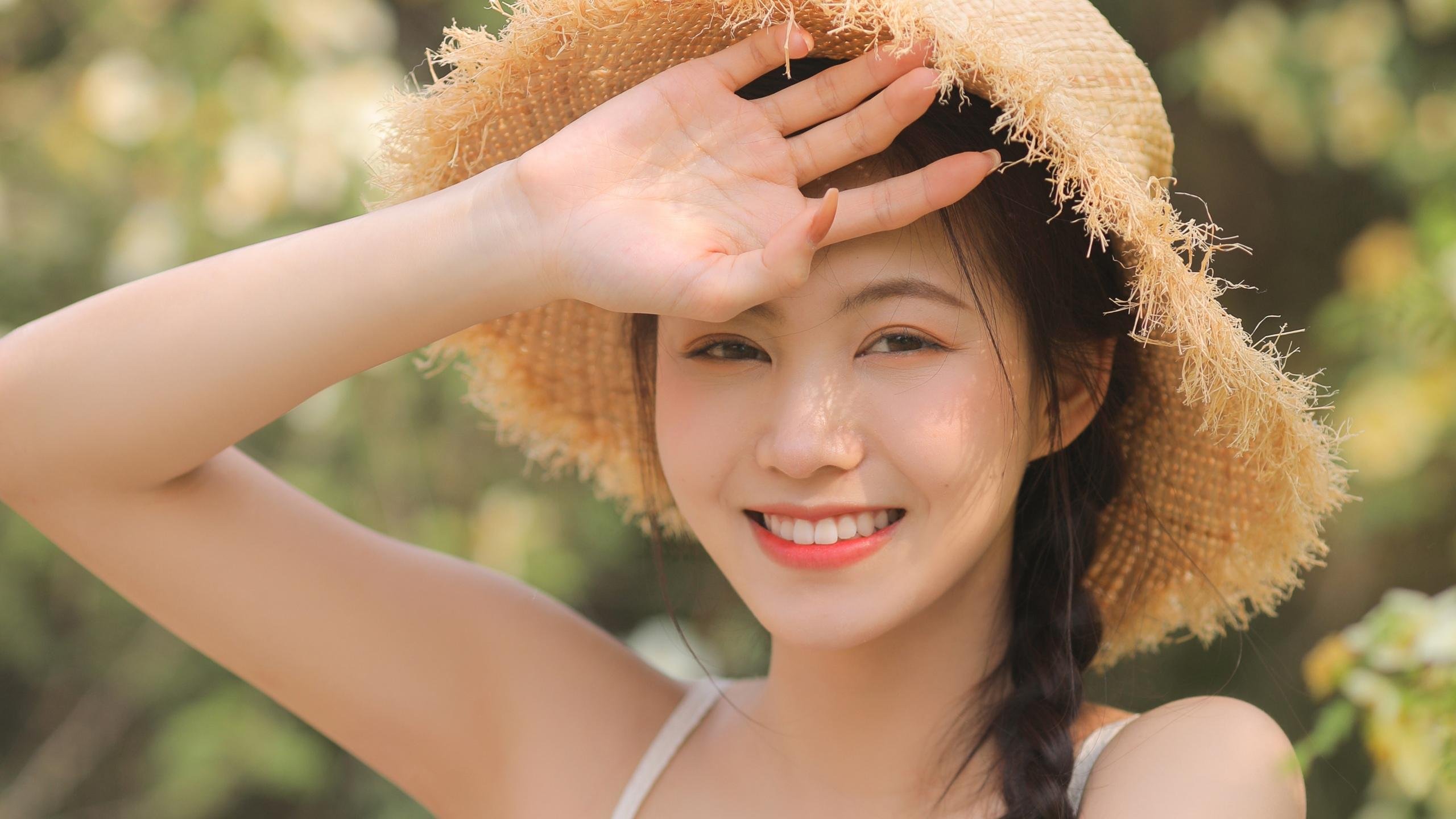 格子的缝隙里,久保建英踢出了第三种足球