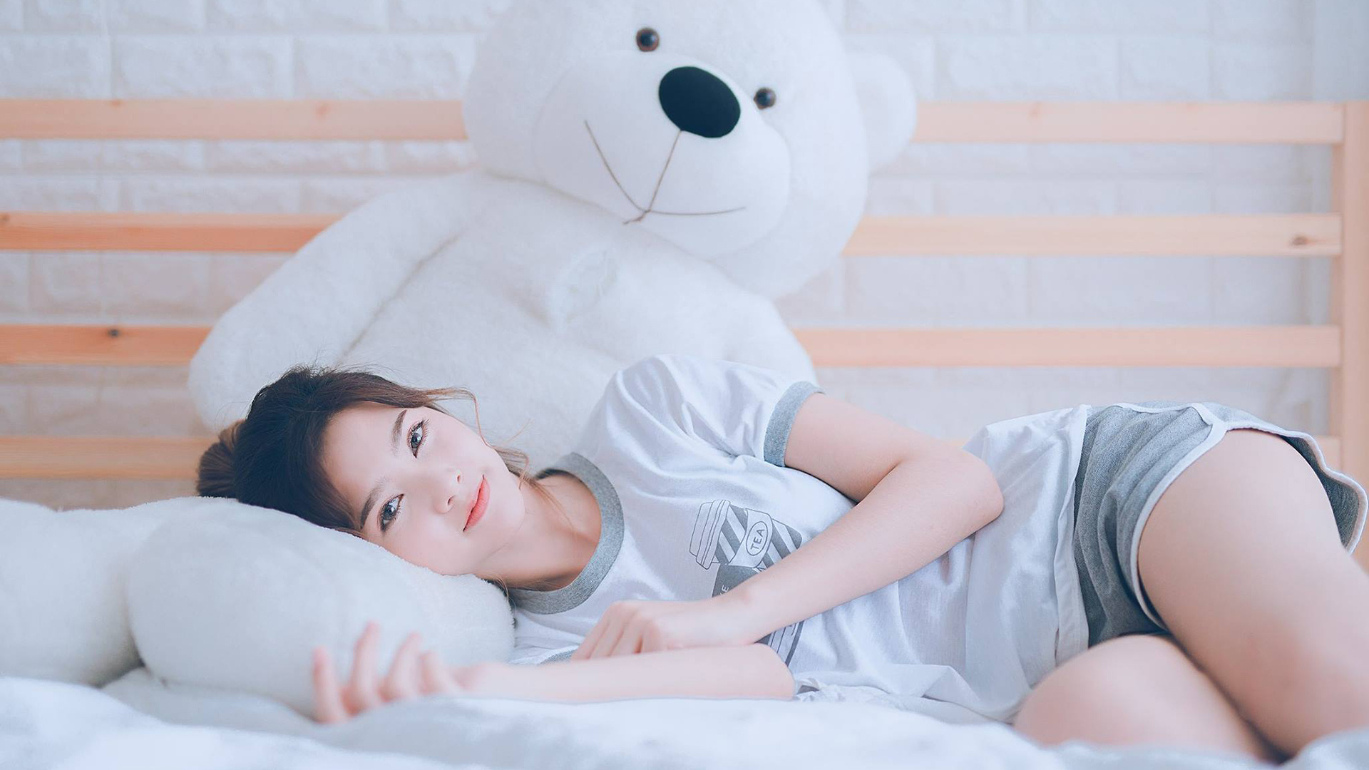 约基奇魔术戏耍防守，活塞单节浪潮吞没黄蜂